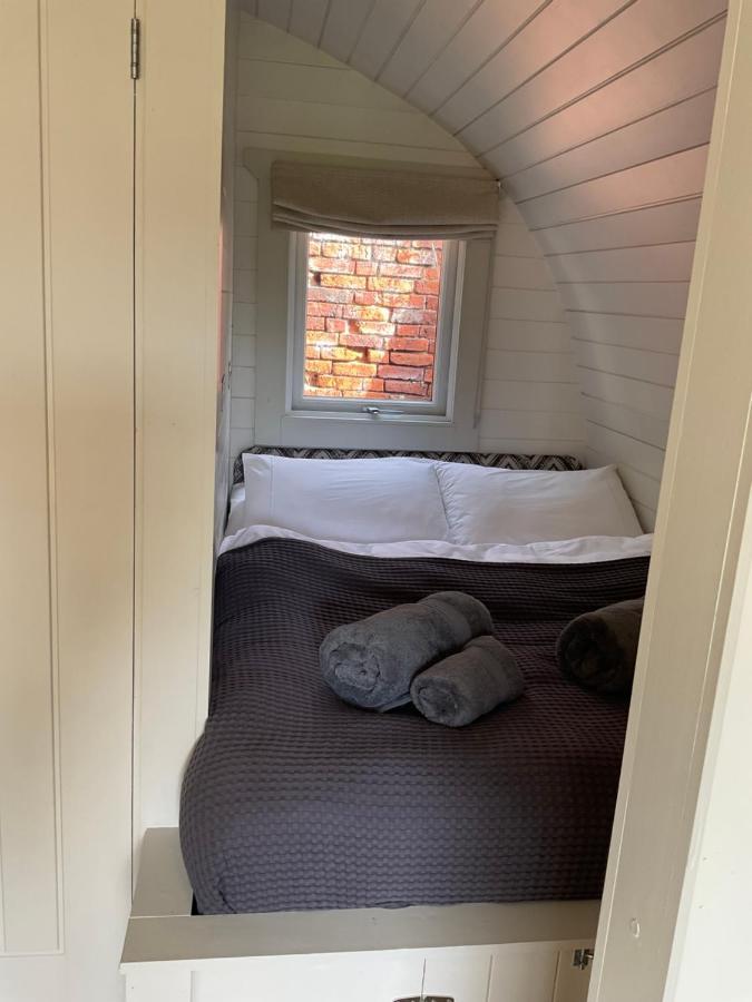 Secluded Cosy Luxury Pod With Wood Fired Hot Tub Hotel Shrewsbury Eksteriør billede
