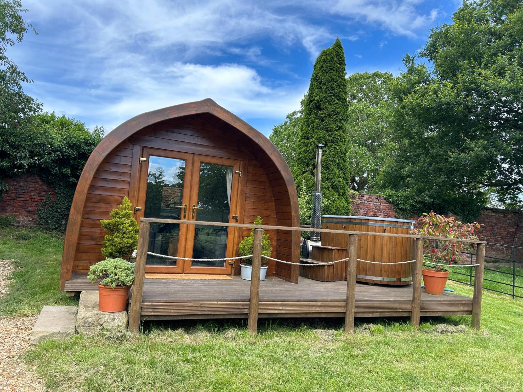 Secluded Cosy Luxury Pod With Wood Fired Hot Tub Hotel Shrewsbury Eksteriør billede